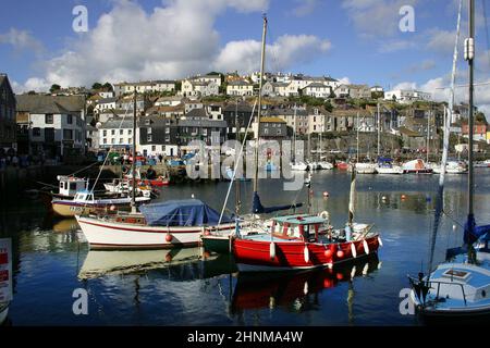 Fischerboote in Mevagissey Hafen Cornwall England Stockfoto