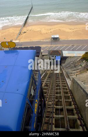 Blick bergab auf die Seilbahn in Bournemouth, Großbritannien Stockfoto