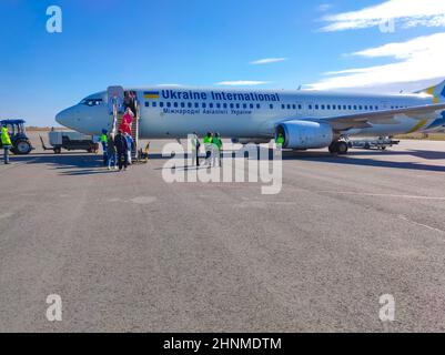 Zaporizhzhia, Ukraine - 11. Mai 2021: Ukraine International Airlines Boeing 737 Stockfoto