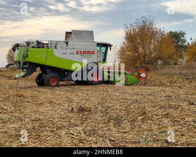 Kiew, Ukraine - 16. Oktober 2020: Claas Harvest Combain Machinery. Stockfoto