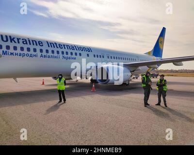 Zaporizhzhia, Ukraine - 11. Mai 2021: Ukraine International Airlines Boeing 737 Stockfoto