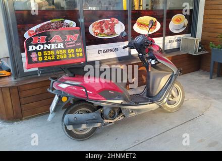 Goynuk, Antalya, Türkei - 11. Mai 2021: Arora Elektrofahrrad in Goynuk, Antalya Stockfoto