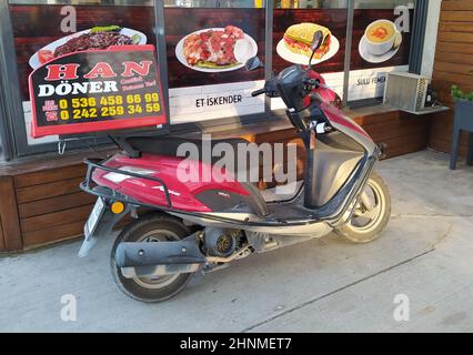 Goynuk, Antalya, Türkei - 11. Mai 2021: Arora Elektrofahrrad in Goynuk, Antalya Stockfoto