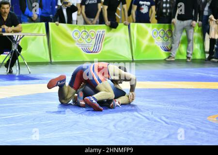 Orenburg, Russland - 15.-16. März 2017: Junge treten im Sportwrestling an Stockfoto