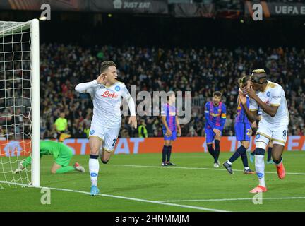 Barcelona, Spanien.17. Februar 2022. FC BARCELONA / SSC NAPOLI. Europa League. (20) Piotr Zielinski aus Neapel feiert Torbildung Kredit: S.Ros/Alamy Live News Kredit: Rosdemora/Alamy Live News Stockfoto