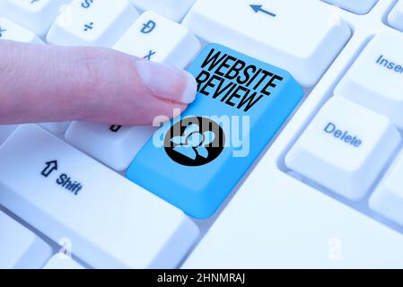Konzeptionelle Bildunterschrift Website Review, Konzeptfoto Bewertungen, die über Unternehmen und Dienstleistungen veröffentlicht werden können Typing Certification Document Concept, Re Stockfoto