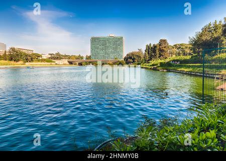 Panoramablick über den See von EUR in Rom, Italien Stockfoto