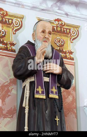 St. Leopold Mandic, Kirche des Heiligen Brice von Tours in Brckovljani, Kroatien Stockfoto