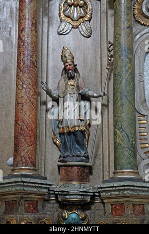 St. Blaise, Statue auf dem Altar des heiligen Antonius von Padua in der Franziskanerkirche des heiligen Petrus in Cernik, Kroatien Stockfoto