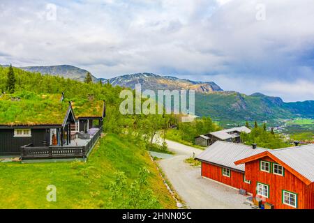 Schönes Panorama Norwegen Hemsedal Skicenter mit Berghütte und Hütten. Stockfoto