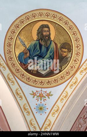 Der Evangelist Matthäus, Fresko in der Kathedrale der Heiligen Teresa von Avila in Bjelovar, Kroatien Stockfoto