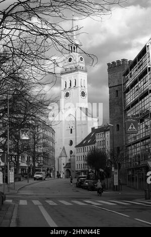 SW-Turm der St. Peter Kirche in München Stockfoto