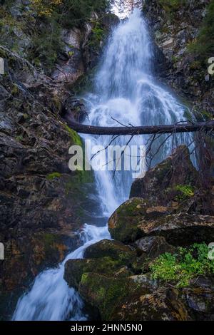 Wasserfall Rohace im Nationalpark Tatra, Slowakei, Europa. Stockfoto