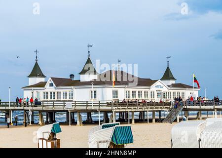 Pier und Strand von Ahlbeck an der ostsee auf der Insel Usedom Stockfoto