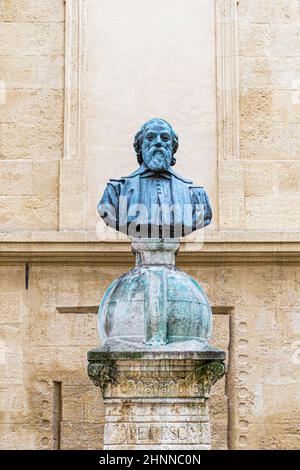 Nicolas-Claude Fabri de Peiresc (1. Dezember 1580 – 24. Juni 1637), war ein französischer Astronom, antiquär und versiert. Seine Statue befindet sich auf dem Universitätsplatz in Aix-en-Provence Stockfoto