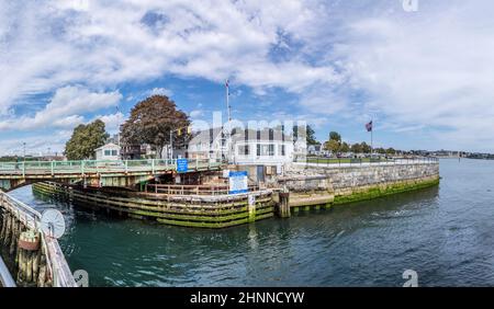 Die Zugbrücke Blynman verbindet die kleine Insel mit der Innenstadt von Gloucester. Stockfoto