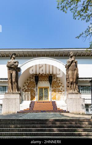 Eingang zum Ernst-Ludwig-Haus an der mathildenhöhe in Darmstadt Stockfoto