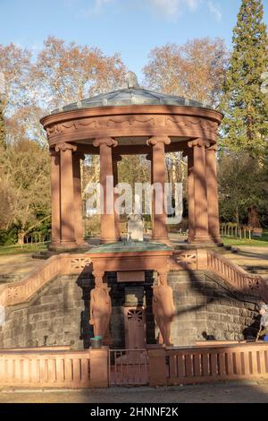 Kurpark mit altem elisabethensbrunnen in Bad Homburg Stockfoto