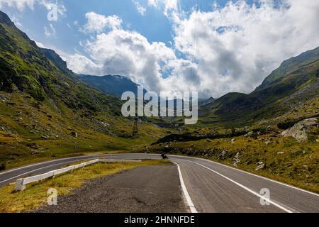 Die transfaragasische Straße in den karpaten rumäniens Stockfoto