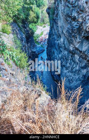 Ein Tag im malerischen Alcantara River Park, Sizilien, Italien Stockfoto