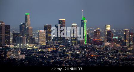 Skyline von Los Angeles im Smog an einem Sommertag Stockfoto