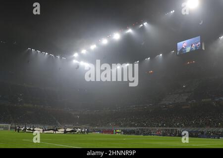 Mailand, Italien. 16th. Februar 2022. Blick in das Stadion während der UEFA Champions League 2021/22 Runde von 16 - erstes Fußballspiel zwischen dem FC Internazionale und dem FC Liverpool im Giuseppe Meazza Stadium, Mailand, Italien am 16. Februar 2022 Quelle: Independent Photo Agency/Alamy Live News Stockfoto