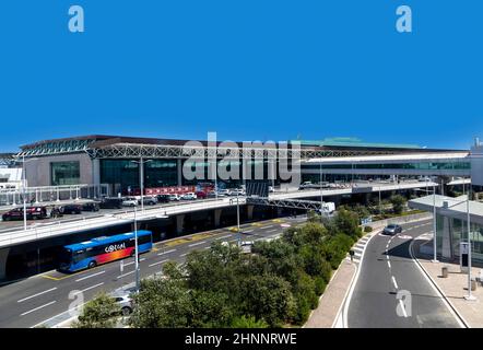 Blick auf den römischen Flughafen Fiumicino in Rom. Es ist der größte Flughafen in Italien. Stockfoto