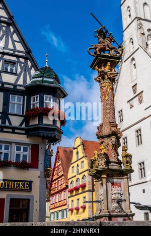 Malerischer Blick auf alte historische Häuser in Rothenburg ob der Tauber. Stockfoto