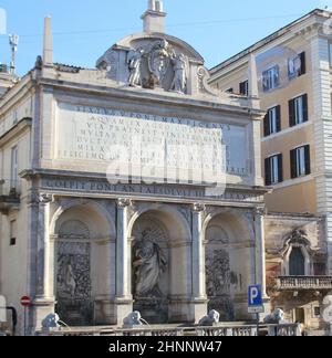 Rom, Italy-December 28 2018: Blick von der Moses Brunnen (Brunnen) Acqua Felice in der Stadt Rom, Italien Stockfoto