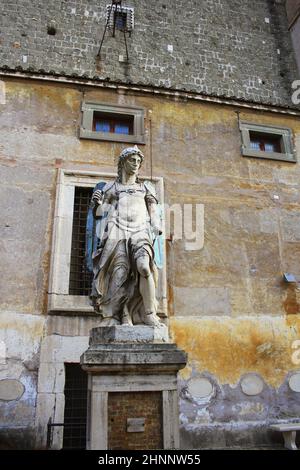 Rom, Italien - 30. Dezember 2018: Engelsstatue im Inneren der Engelsburg in Rom Stockfoto