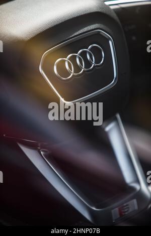 Audi Logo am Lenkrad Stockfoto