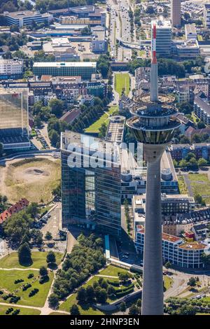 Luftaufnahme, Media Harbour Skyline mit Rheinturm im ehemaligen Rheinhafen in Düsseldorf, Rheinland, Nordrhein-Westfalen, Deutschland, DE, Düsseld Stockfoto