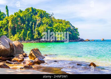 Kleiner Sandstrand Lamru Nationalpark Khao Lak Phang-nga Thailand. Stockfoto