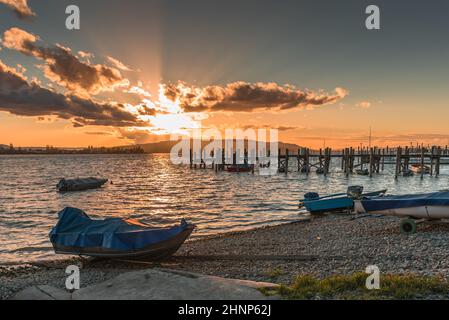 Sonnenuntergang am Bodensee, Allensbach, Baden-Württemberg, Deutschland Stockfoto