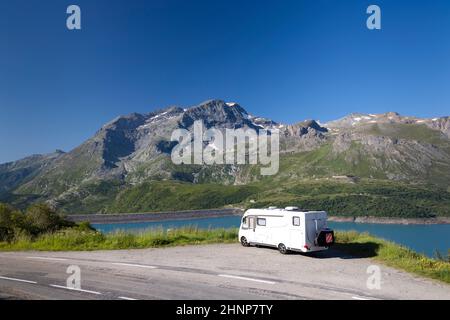 See (Lac du Mont Cenis) in der Nähe des Col du Mont Cenis, Savoie, Frankreich Stockfoto