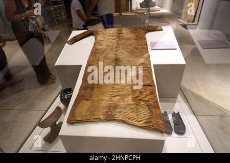 TURIN, ITALIEN - 19. AUGUST 2021: Alte Kleider während der ägyptischen Zivilisation, Ägyptisches Museum von Turin, Italien Stockfoto