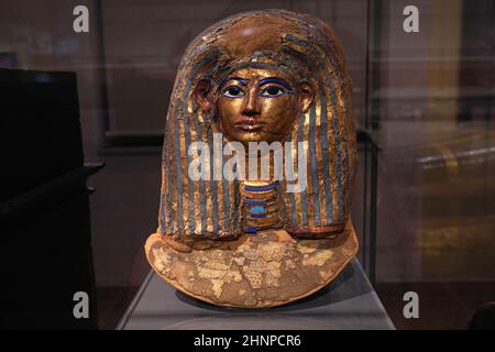 TURIN, ITALIEN - 19. AUGUST 2021: Auf der Grabmaske des Verdienstordens im Ägyptischen Museum von Turin, Italien Stockfoto