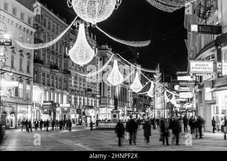 Berühmte Grabenstraße bei Nacht Stockfoto