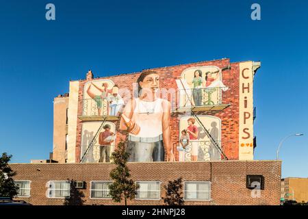 Wandgemälde - Wandgemälde an alten Häusern in Brooklyn, New York. Stockfoto