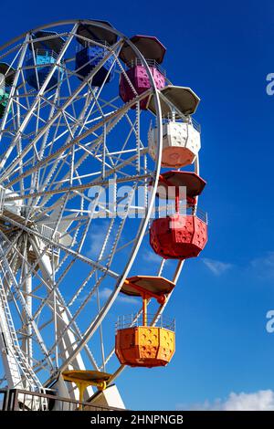 Altes Riesenrad Über Blauem Himmel Stockfoto