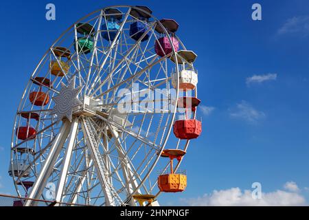 Altes Riesenrad Über Blauem Himmel Stockfoto