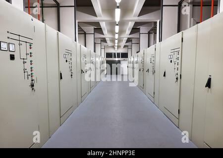 Transformator- und Leitungsschaltsysteme für elektrische Umspannwerke Stockfoto