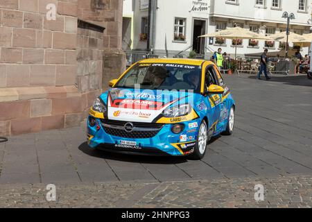 Ralley WM in Sankt Wendel im Saarland, Deutschland. Am ersten Tag präsentiert der Fahrer seine Autos in der Innenstadt von Sankt Wendel. Stockfoto