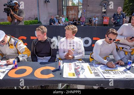 Rallye WM in Sankt Wendel im Saarland, Deutschland. Am ersten Tag präsentieren sich die Fahrer mit Autogrammen und Interview dem Publikum Stockfoto