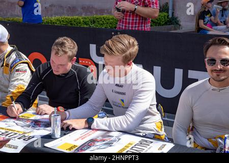 Rallye WM in Sankt Wendel im Saarland, Deutschland. Am ersten Tag präsentieren sich die Fahrer mit Autogrammen und Interview dem Publikum Stockfoto