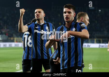 Gewiss Stadium, Bergamo, Italien, 17. Februar 2022, Berat Djimsiti (Atalanta BC) feiert, nachdem er während des Spiels Atalanta BC gegen Olympiakos - Fußball Europa League das zweite Tor seiner Mannschaft erzielt hat Stockfoto