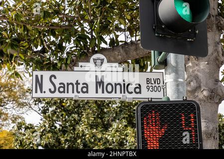 Straßenname North Santa Monica Boulevard in Beverly Hills Stockfoto