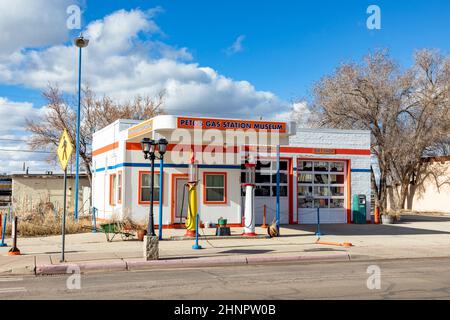 Pete's Tankstelle Museum. Es ist schon sehr lange eine Station, aber das heutige Gebäude wurde 1949 gebaut. Stockfoto