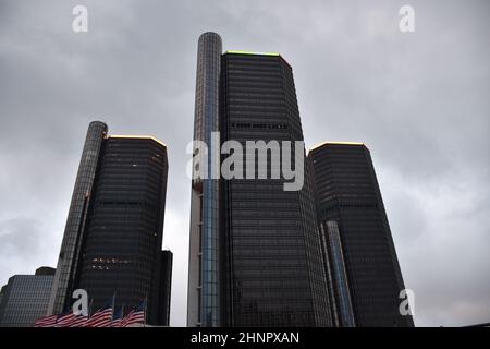 Der Hauptsitz von General Motors befindet sich im Renaissance Center am Wasser in der Innenstadt von Detroit, Michigan, USA. Stockfoto