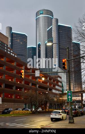 Der Hauptsitz von General Motors befindet sich im Renaissance Center am Wasser in der Innenstadt von Detroit, Michigan, USA. Stockfoto